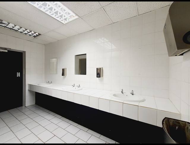 514M² OFFICE TO LET IN HALFWAY HOUSE